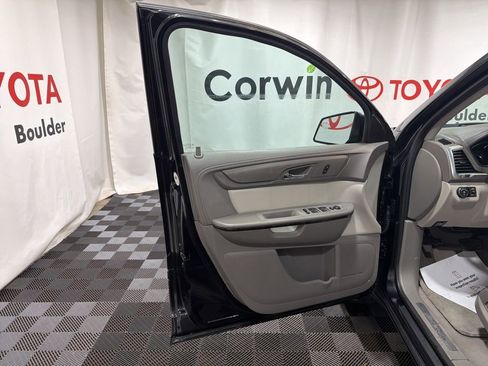 Used 2014 GMC Acadia SLT image 23