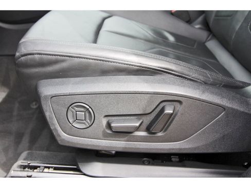 Used 2025 Audi Q3 2.0T Premium AWD/4WD image 28