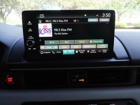 Used 2025 Honda Pilot Touring image 18