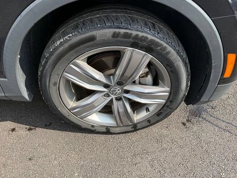 Used 2021 Volkswagen Tiguan SEL AWD/4WD image 16