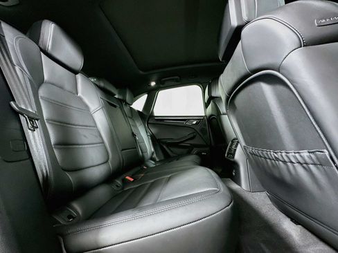 Certified 2026 Porsche Macan AWD/4WD image 28