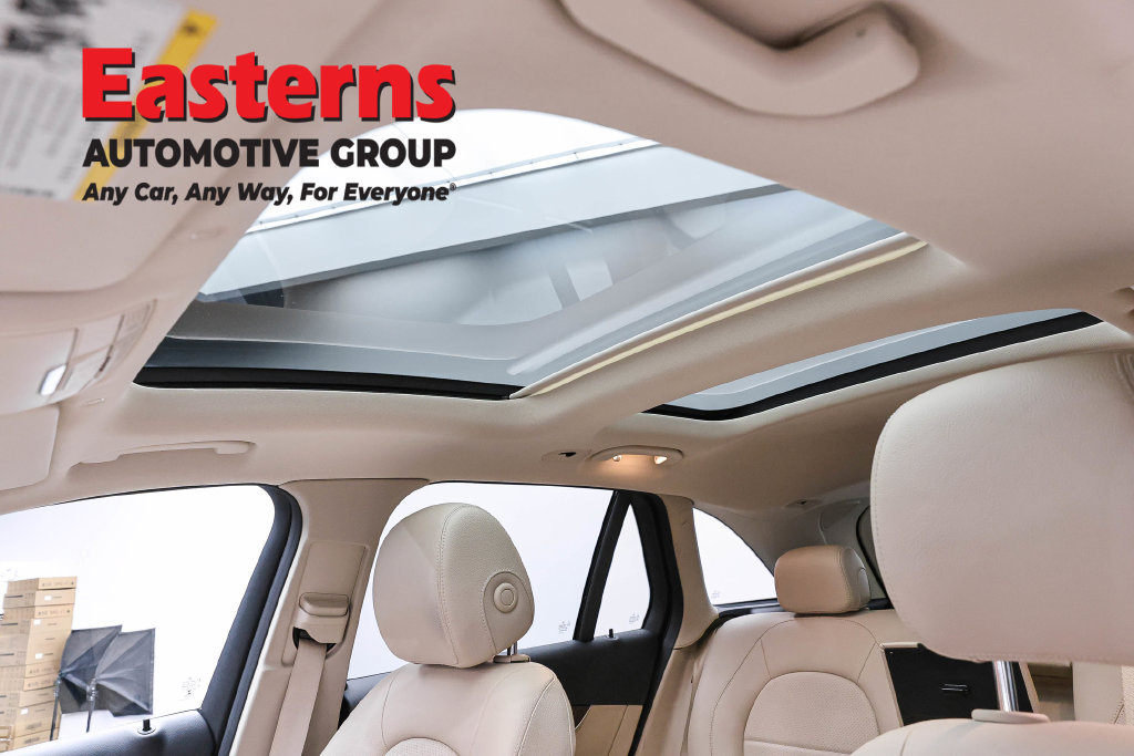 Used 2022 Mercedes-Benz GLC 300 4MATIC w/ Multimedia Package Lite image 39