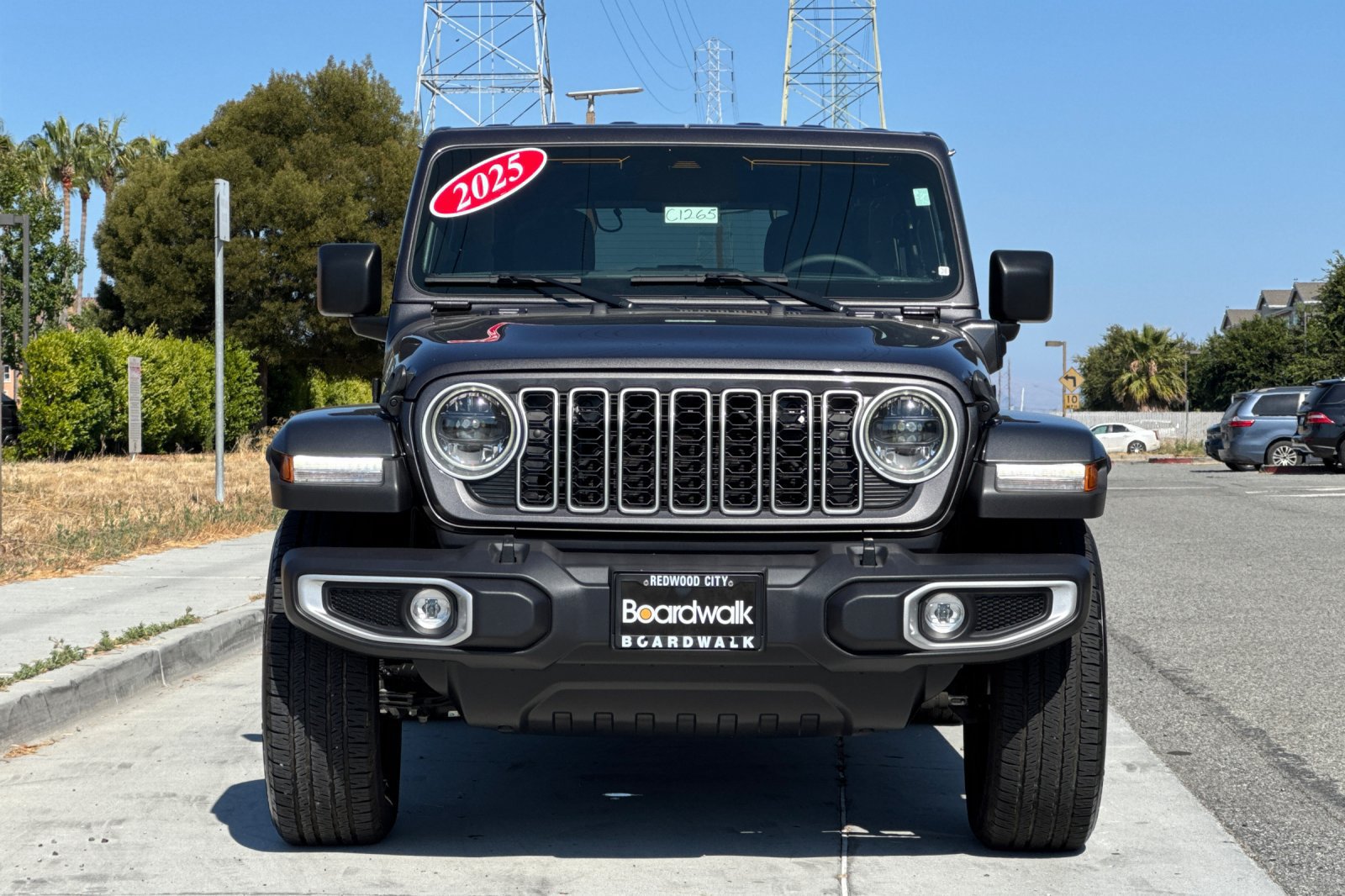 Used 2025 Jeep Wrangler Unlimited Sahara AWD/4WD image 9