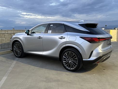 New 2026 Lexus RX 450h AWD image 10