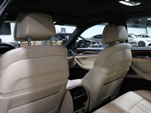 Used 2018 BMW M550i xDrive image 22