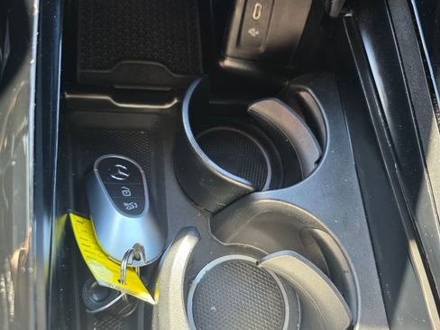 Used 2023 Mercedes-Benz GLC 300 4MATIC image 19