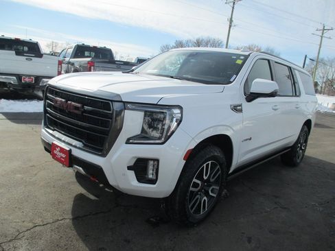 Used 2021 GMC Yukon XL AT4 w/ AT4 Premium Plus Package image 9