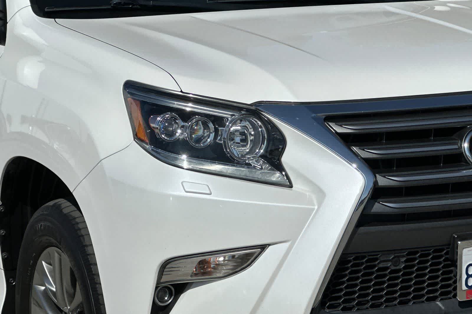 Used 2018 Lexus GX 460 Luxury w/ Preferred Accessory Package AWD/4WD image 36