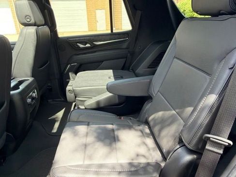 Used 2024 GMC Yukon Denali AWD/4WD image 16