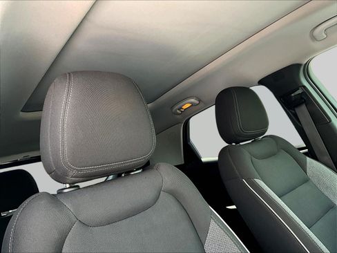 Used 2021 Chevrolet TrailBlazer LT w/ Sun and Liftgate Package FWD image 27