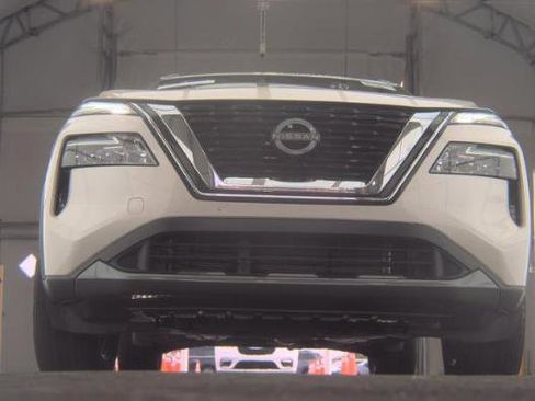 Used 2023 Nissan Rogue SL FWD image 3
