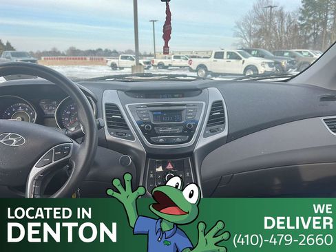 Used 2016 Hyundai Elantra SE image 12