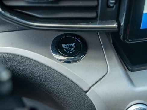 Used 2023 Ford Explorer XLT w/ Equipment Group 202A RWD image 30