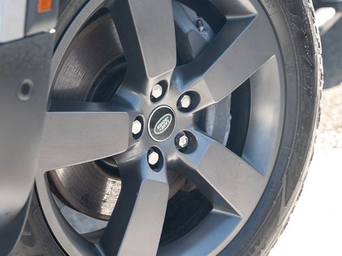 Certified 2024 Land Rover Defender 110 SE image 9