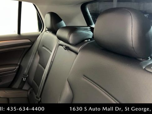 Used 2018 Volkswagen Golf SE image 20