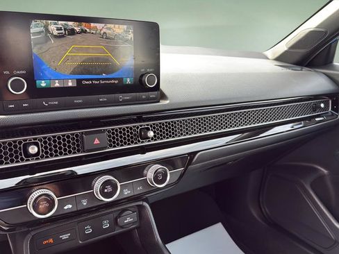 Used 2025 Honda Civic Sport image 26