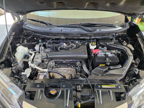Used 2018 Nissan Rogue S FWD image 7