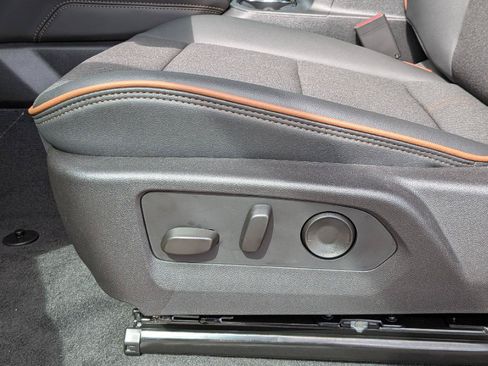 New 2026 GMC Canyon AT4 w/ Technology Plus Package AWD/4WD image 13
