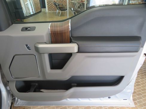 Used 2017 Ford F150 Lariat w/ Equipment Group 502A Luxury image 24