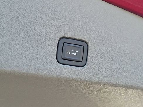 Used 2024 Cadillac XT6 Premium Luxury AWD/4WD image 9