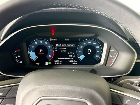 Used 2025 Audi Q3 2.0T Premium w/ Convenience Package AWD/4WD image 11