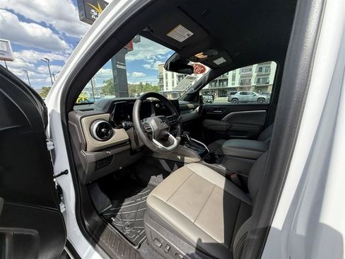 Used 2025 Chevrolet Colorado ZR2 w/ Technology Package AWD/4WD image 22