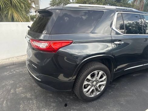 Used 2020 Chevrolet Traverse Premier FWD image 14
