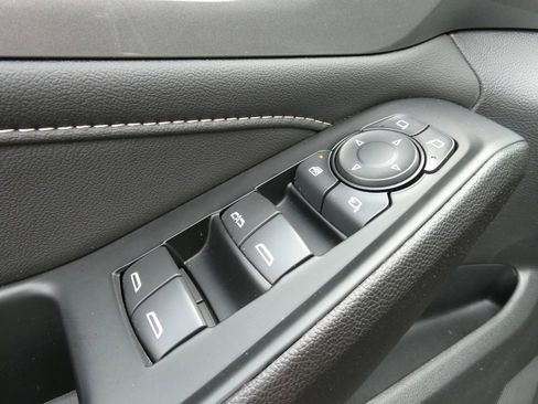 Used 2023 Chevrolet Traverse LT w/ LT Premium Package AWD/4WD image 26