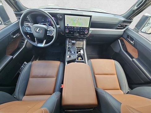 Used 2025 Lexus GX 550 w/ Accessory Package (Z1) AWD/4WD image 16