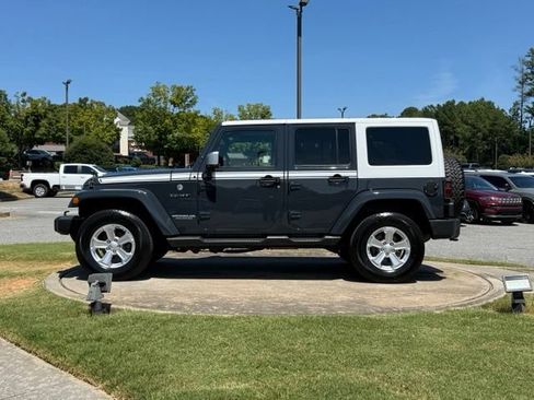 Used 2017 Jeep Wrangler Unlimited Sahara w/ Quick Order Package 24E Chief AWD/4WD image 4