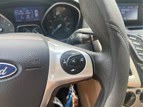 Used 2014 Ford Focus SE FWD image 21