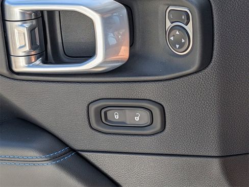 Used 2024 Jeep Wrangler High Altitude image 29