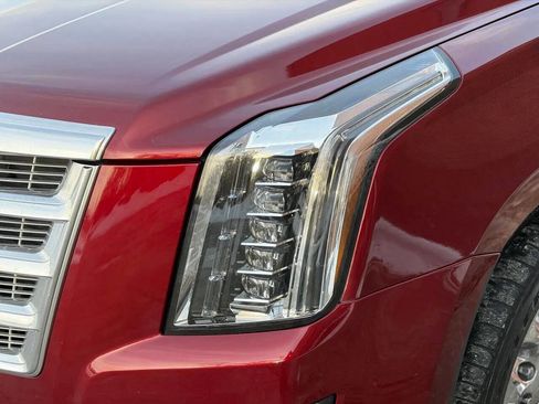 Used 2018 Cadillac Escalade Premium Luxury image 9