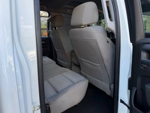 Used 2019 Chevrolet Silverado 1500 Custom w/ Custom Convenience Package AWD/4WD image 37