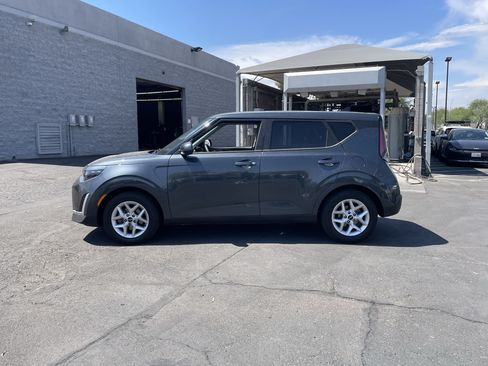 Certified 2025 Kia Soul S FWD image 5