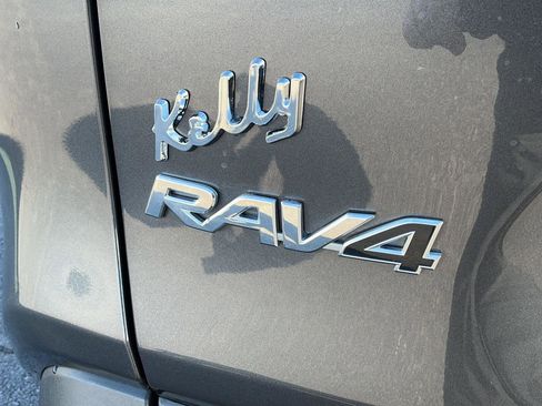 Used 2023 Toyota RAV4 XLE Premium image 11