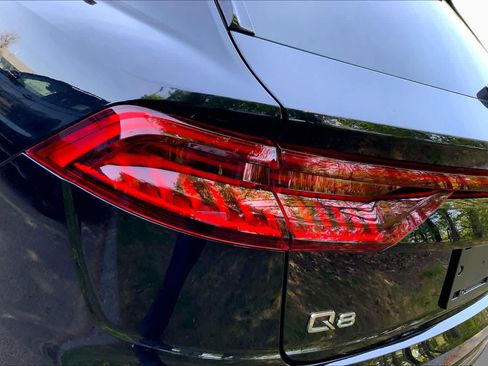 Used 2019 Audi Q8 Premium Plus w/ Premium Plus AWD/4WD image 27