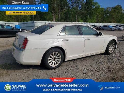 Used 2013 Chrysler 300 image 4
