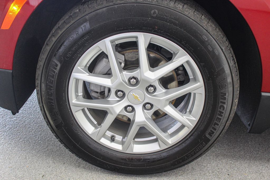 Used 2024 Chevrolet Equinox LT w/ LPO, Floor Liner Package FWD image 15