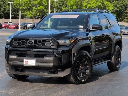 Certified 2025 Toyota 4Runner TRD Off-Road Premium AWD/4WD image 2
