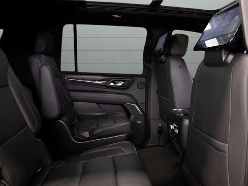 Used 2021 GMC Yukon XL Denali w/ Denali Premium Package AWD/4WD image 82