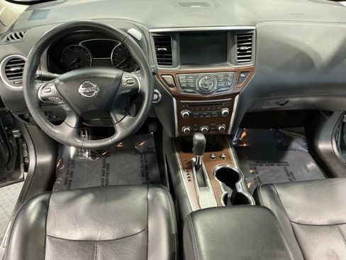 Used 2020 Nissan Pathfinder Platinum FWD image 15