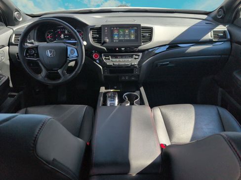 Used 2025 Honda Passport Black Edition image 9