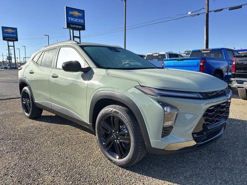 New 2026 Chevrolet Trax ACTIV w/ Sunroof Package image 1