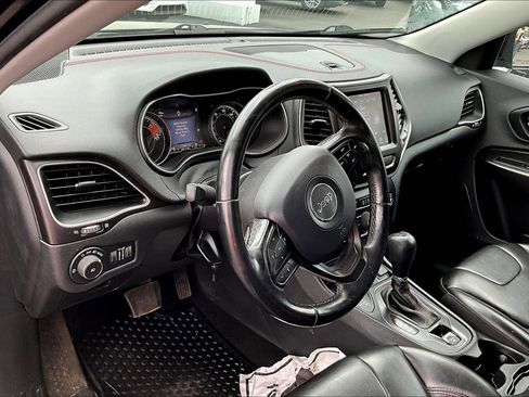 Used 2020 Jeep Cherokee Trailhawk w/ Cold Weather Group image 3