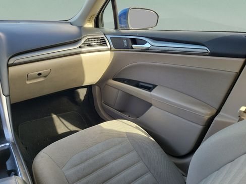 Used 2018 Ford Fusion SE FWD image 10