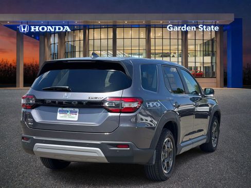 Certified 2024 Honda Pilot EX-L image 3