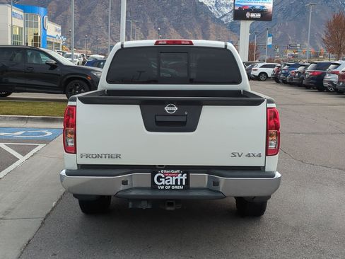 Used 2020 Nissan Frontier SV image 7