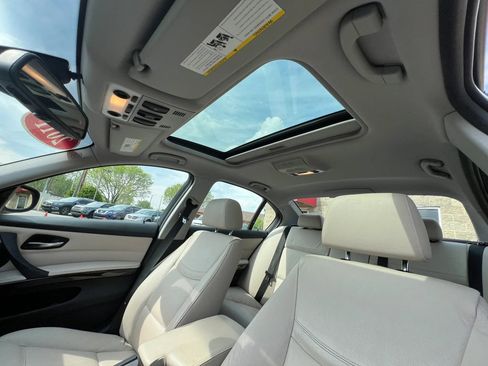 Used 2011 BMW 328i xDrive Sedan AWD/4WD image 16