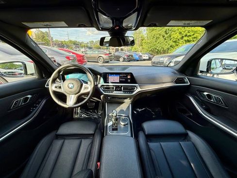 Used 2021 BMW 330i Sedan w/ M Sport Package RWD image 19